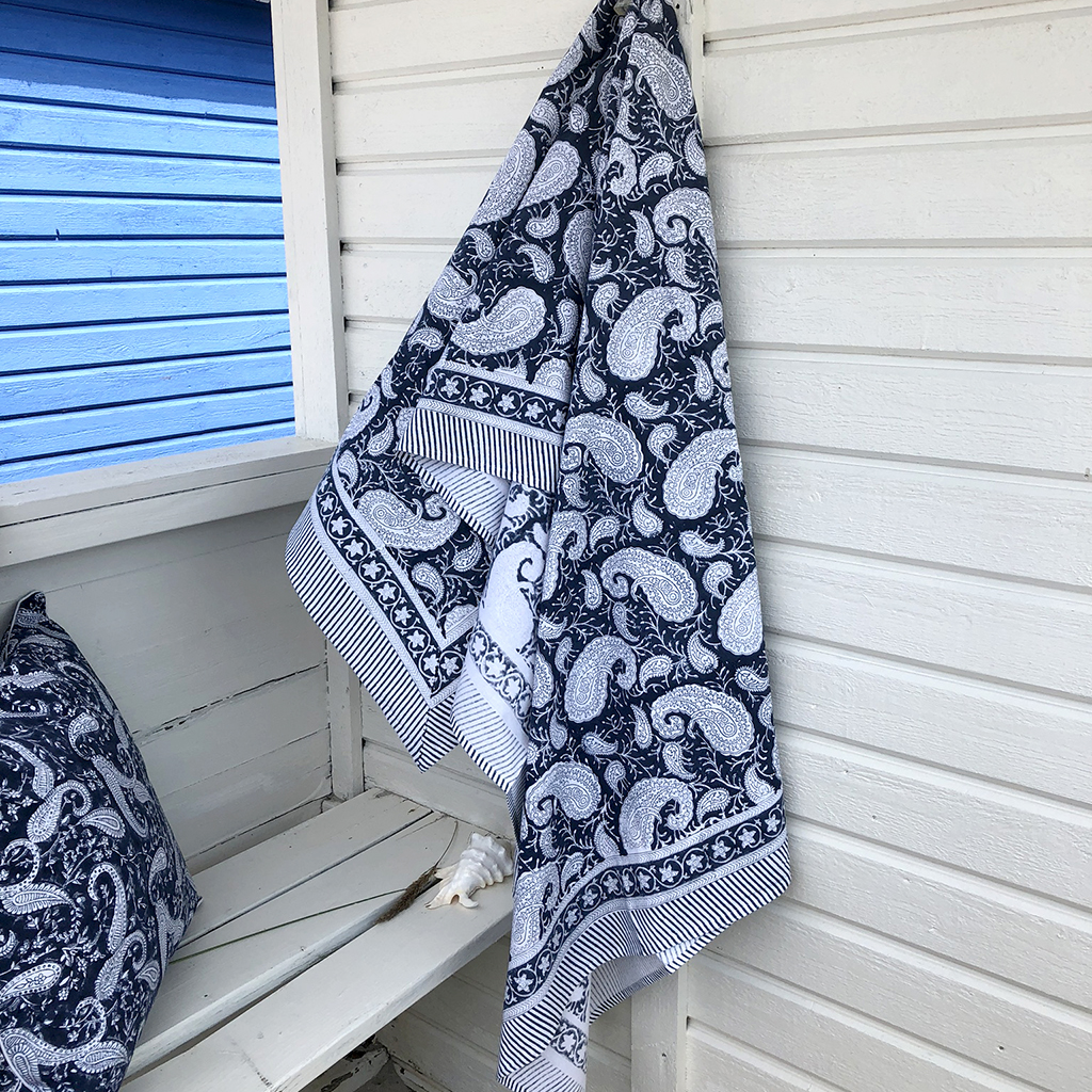 Big Paisley Navy Blue