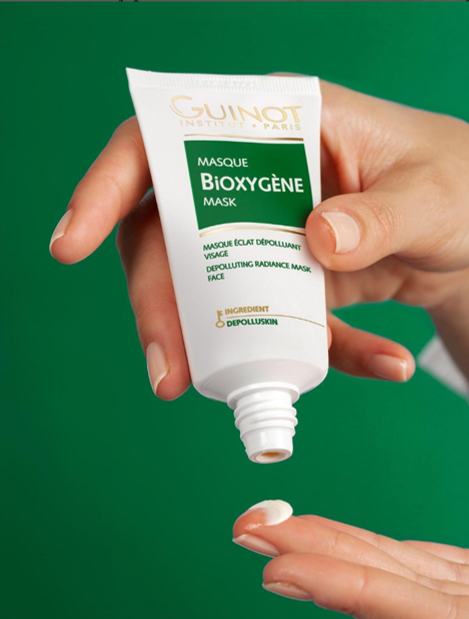 Masque BiOxygenen- skapad för att frigöra huden från olika typer föroreningar, likt en magnet fångar den tungmetaller från hudytan. Samtidigt får huden en tunn skyddande film som försvårar för nya föroreningar att fästa.