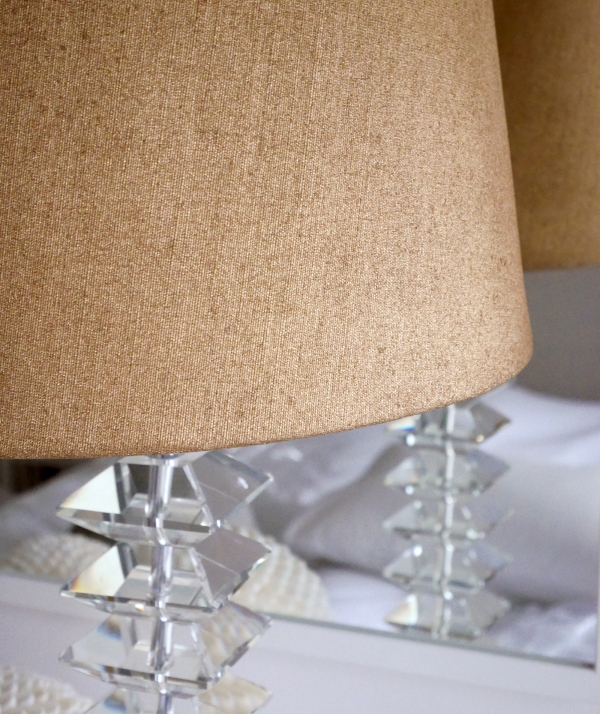 Lampskärm i guld från Olsson & Jensen.