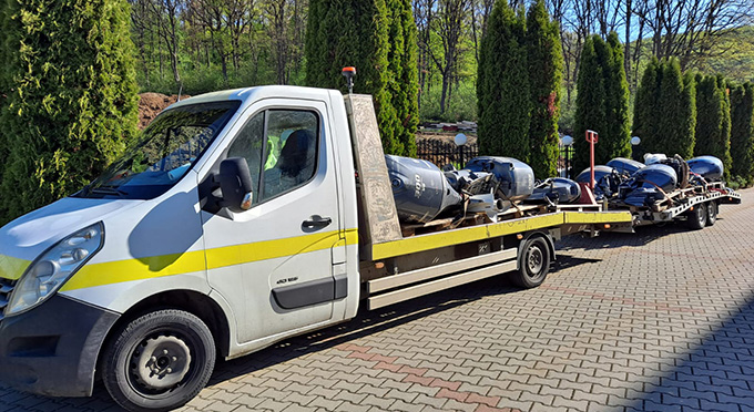 En rumänsk transport på väg tillbaka till Sverige med 25 stulna motorer som hittats och identifierats i Rumänien.